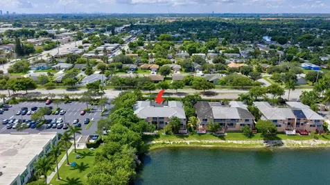 3239 NW 44th Street Oakland Park FL 33309