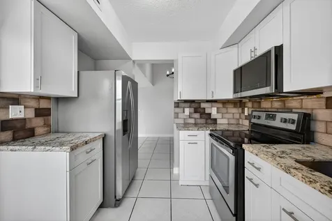 3239 NW 44th Street Oakland Park FL 33309