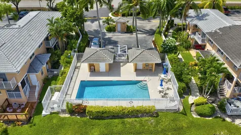 3239 NW 44th Street Oakland Park FL 33309
