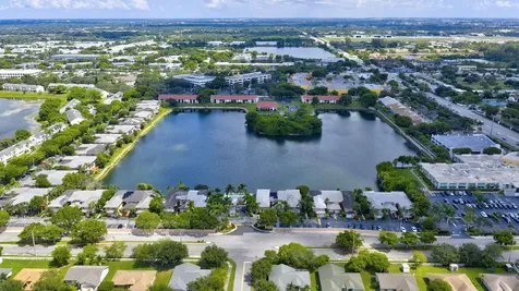 3239 NW 44th Street Oakland Park FL 33309