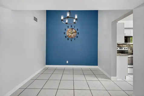 3239 NW 44th Street Oakland Park FL 33309