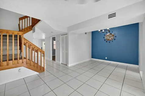 3239 NW 44th Street Oakland Park FL 33309