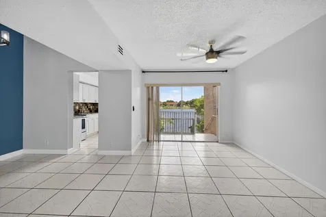 3239 NW 44th Street Oakland Park FL 33309