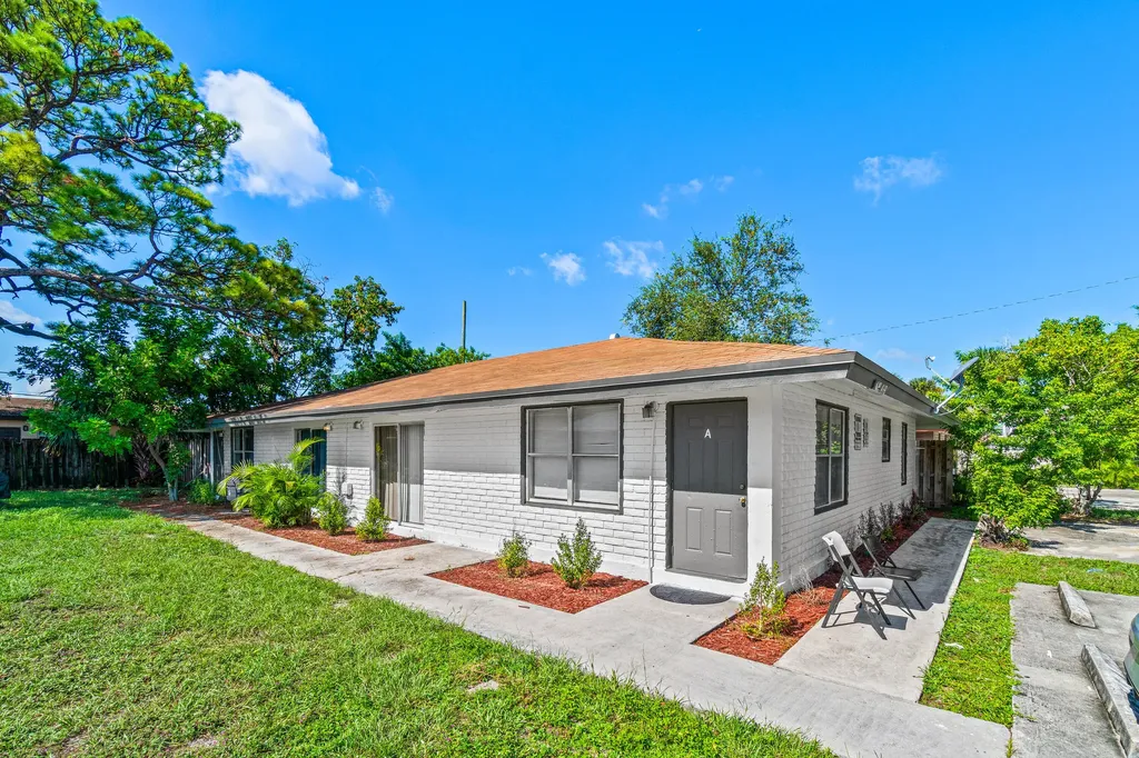 1669 W 27th Street Riviera Beach FL 33404