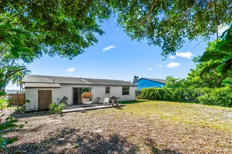 2313 Z Terrace Riviera Beach FL 33404