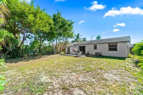 2313 Z Terrace Riviera Beach FL 33404