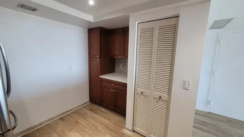 2425 Presidential Way West Palm Beach FL 33401