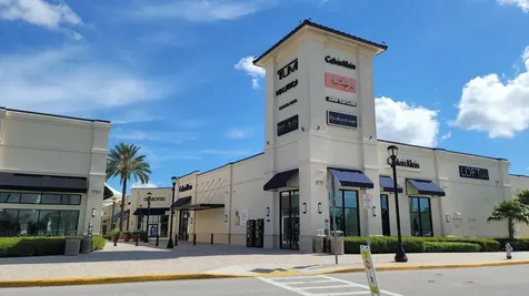 2425 Presidential Way West Palm Beach FL 33401