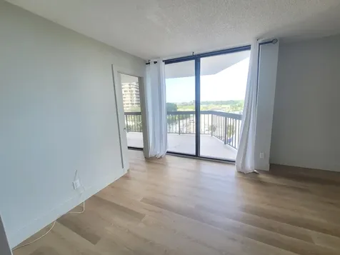 2425 Presidential Way West Palm Beach FL 33401