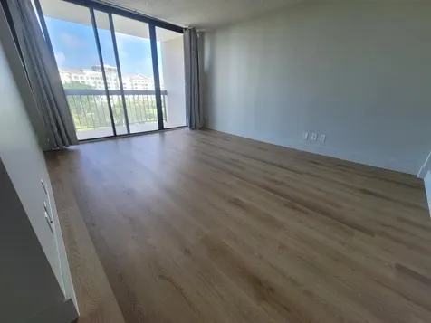 2425 Presidential Way West Palm Beach FL 33401