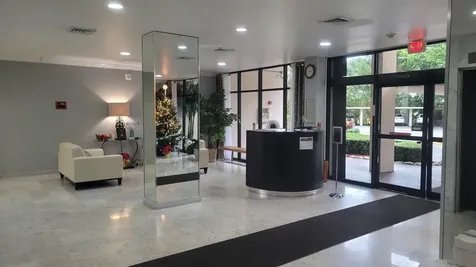 2425 Presidential Way West Palm Beach FL 33401