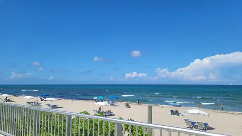 2425 Presidential Way West Palm Beach FL 33401