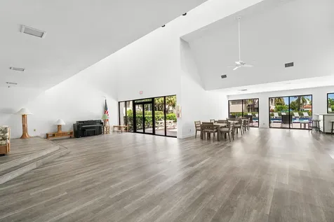 1605 S Us Highway 1 Jupiter FL 33477