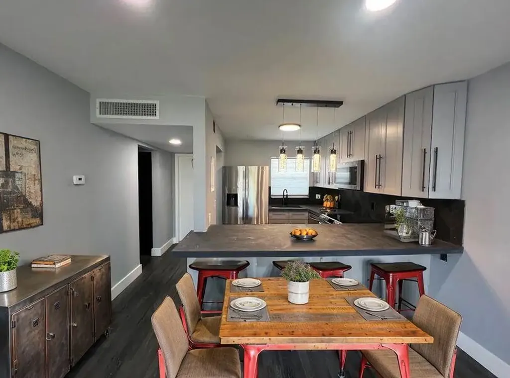 1630 Embassy Drive West Palm Beach FL 33401