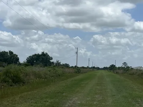19092 NW 250th Street Okeechobee FL 34972