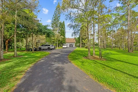 5371 Cougars Prowl Lake Worth FL 33449