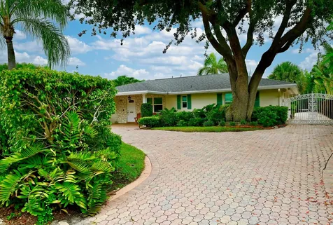 129 Alhambra Place West Palm Beach FL 33405