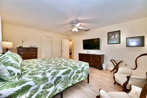 129 Alhambra Place West Palm Beach FL 33405
