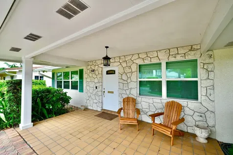 129 Alhambra Place West Palm Beach FL 33405