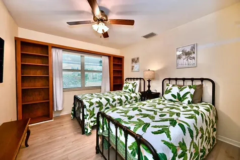 129 Alhambra Place West Palm Beach FL 33405