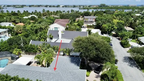 129 Alhambra Place West Palm Beach FL 33405