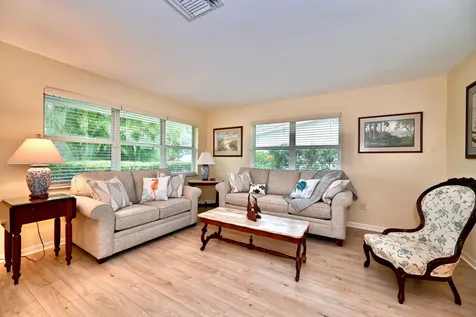 129 Alhambra Place West Palm Beach FL 33405