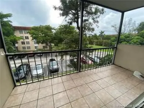 4166 Inverrary Drive Lauderhill FL 33319