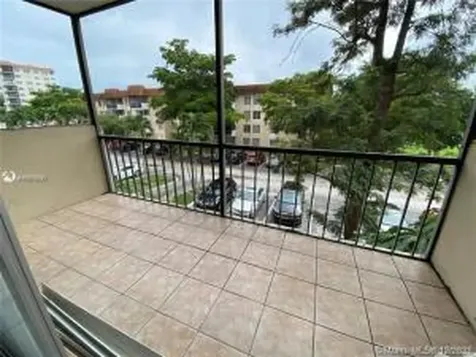 4166 Inverrary Drive Lauderhill FL 33319