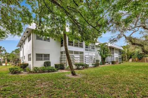 2929 Se Ocean Boulevard Stuart FL 34996