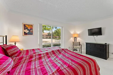 527 Brackenwood Place Palm Beach Gardens FL 33418