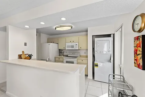 527 Brackenwood Place Palm Beach Gardens FL 33418