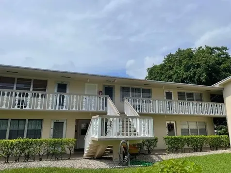 226 Canturbury West Palm Beach FL 33417