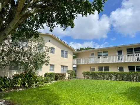226 Canturbury West Palm Beach FL 33417
