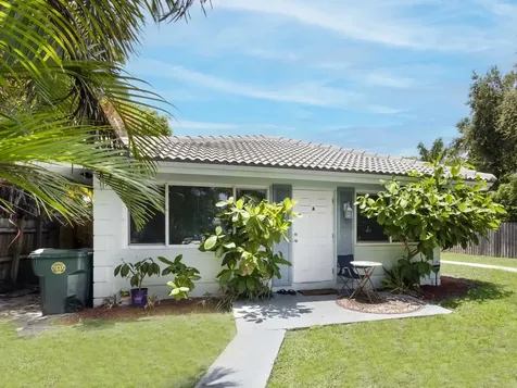 1680 NE 34th Lane Oakland Park FL 33334