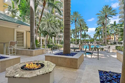 625 Casa Loma Boulevard Boynton Beach FL 33435