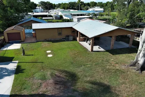 2096 Hunter Road Okeechobee FL 34974
