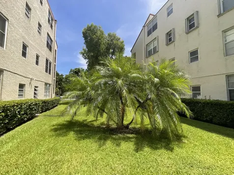 25 Abbey 101 Lane Delray Beach FL 33446