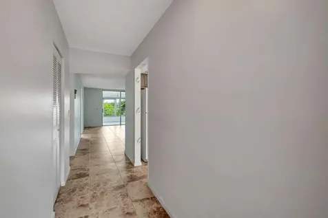 25 Abbey 101 Lane Delray Beach FL 33446