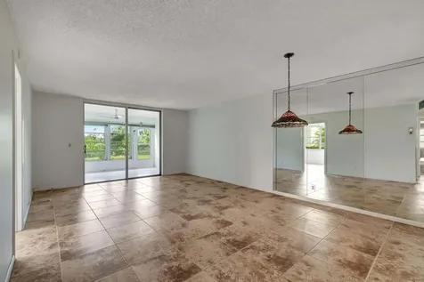 25 Abbey 101 Lane Delray Beach FL 33446