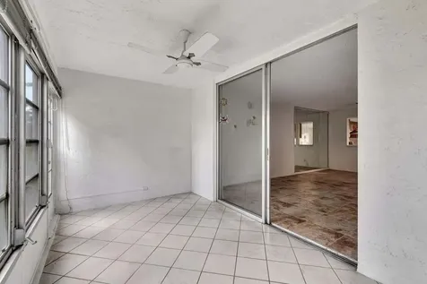 25 Abbey 101 Lane Delray Beach FL 33446