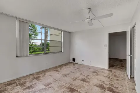 25 Abbey 101 Lane Delray Beach FL 33446
