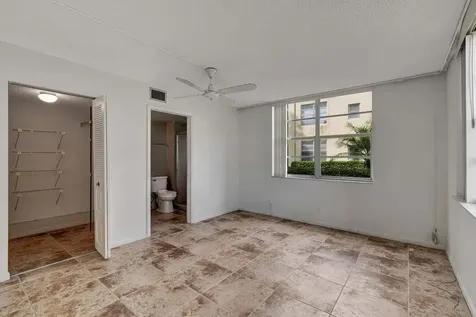 25 Abbey 101 Lane Delray Beach FL 33446