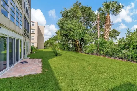 25 Abbey 101 Lane Delray Beach FL 33446
