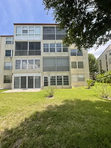 25 Abbey 101 Lane Delray Beach FL 33446