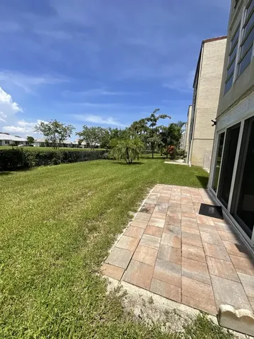 25 Abbey 101 Lane Delray Beach FL 33446