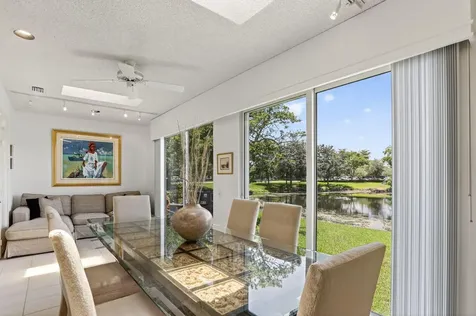 6806 Via Regina Boca Raton FL 33433