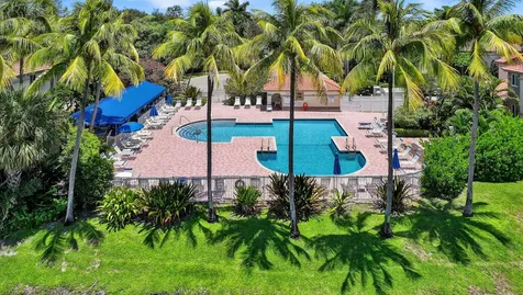 6806 Via Regina Boca Raton FL 33433