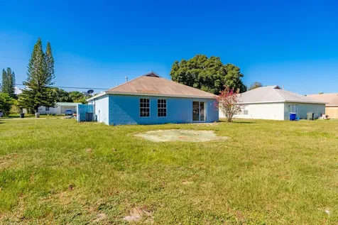706 Wisteria Avenue Fort Pierce FL 34982