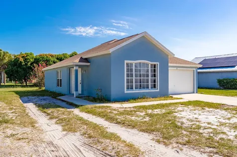 706 Wisteria Avenue Fort Pierce FL 34982