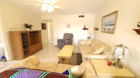 147 Bedford F West Palm Beach FL 33417